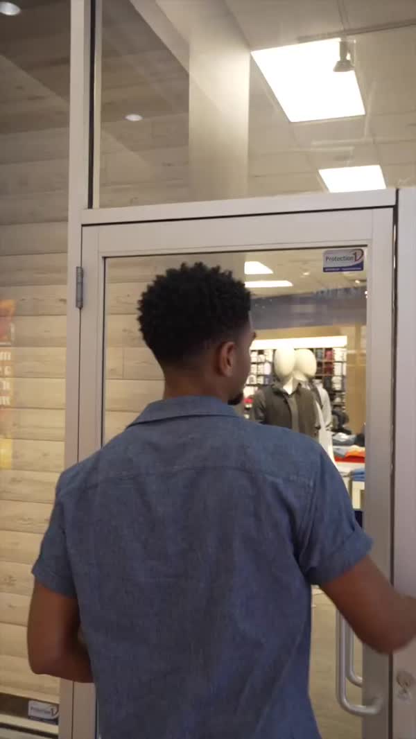 Gift Shopping with Saeed