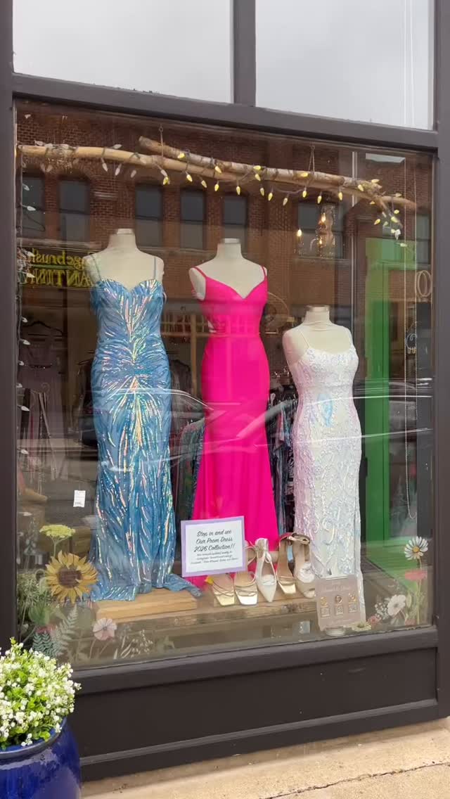 👗💐TWICE BLESSED💃🌹 Still looking for the perfect dress?