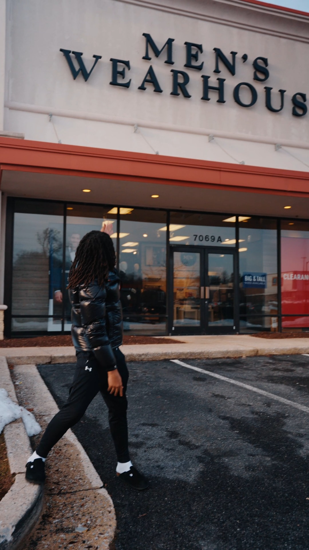 Rent or buy your prom look, no need for anxiety - our style consultants will have you looking clean, perfectly fitted & confiden...